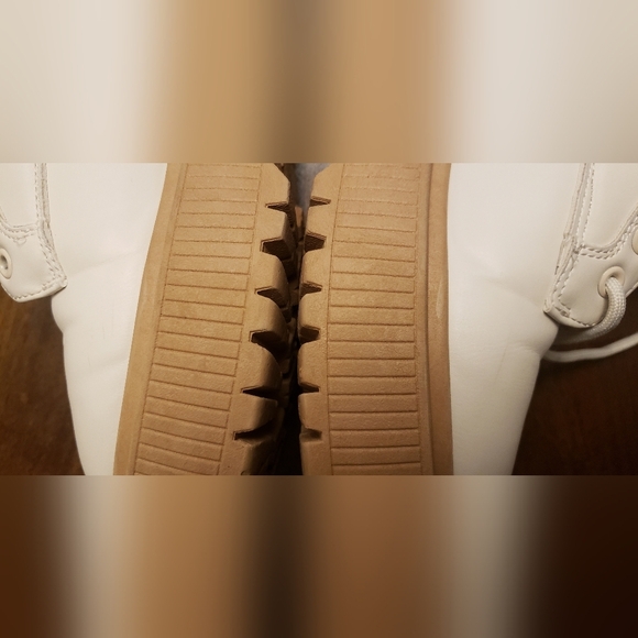 Qupid Women's Off White and Tan Combat Lace-Up Boots Chuncky Sole Size 7 - Picture 13 of 15